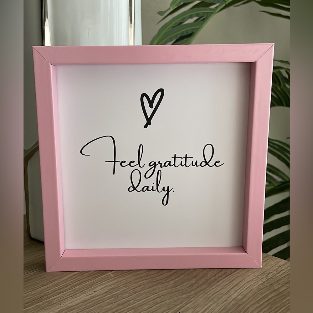 Adorable inspirational art sign "feel gratitude daily" Brand New Wall art